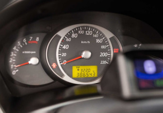 Подержанный автомобиль Hyundai Tucson 2008 года (12 фото)