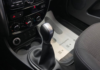 Подержанный автомобиль Nissan Terrano 2019 года (9 фото)