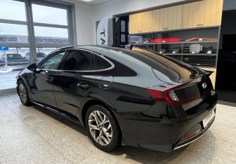 Подержанный автомобиль Hyundai Sonata 2021 года (7 фото)