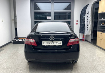 Подержанный автомобиль Toyota Camry Sedan 2011 года (6 фото)