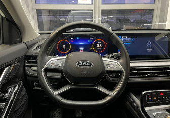 Подержанный автомобиль JAC JS6 2023 года (12 фото)