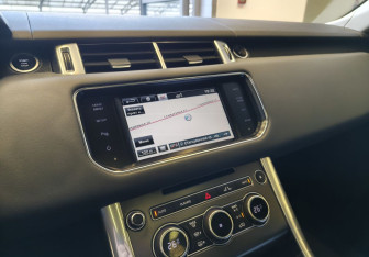 Подержанный автомобиль Land Rover Range Rover Sport 2015 года (12 фото)