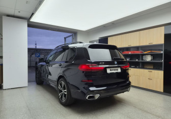 Подержанный автомобиль BMW X7 2020 года (6 фото)