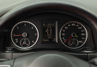 Подержанный автомобиль Volkswagen Tiguan 2012 года (13 фото)