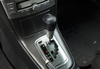 Подержанный автомобиль Toyota Avensis Sedan 2005 года (16 фото)