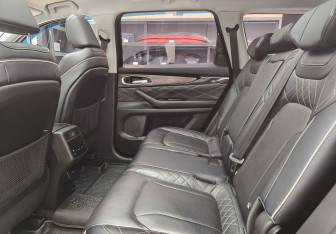 Подержанный автомобиль Exeed VX 2022 года (13 фото)