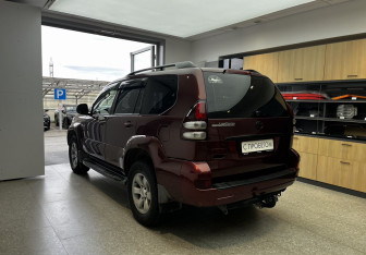 Подержанный автомобиль Toyota Land Cruiser Prado 2007 года (6 фото)