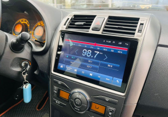 Подержанный автомобиль Toyota Corolla Sedan 2009 года (14 фото)