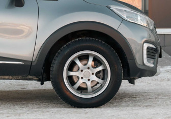 Подержанный автомобиль Renault Kaptur 2016 года (9 фото)