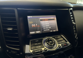 Подержанный автомобиль Infiniti FX 2010 года (10 фото)