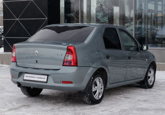 Подержанный автомобиль Renault Logan Sedan 2012 года (5 фото)