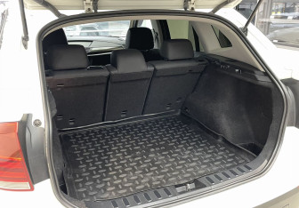 Подержанный автомобиль BMW X1 2012 года (7 фото)