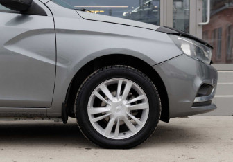 Подержанный автомобиль LADA (ВАЗ) Vesta Wagon 2019 года (9 фото)