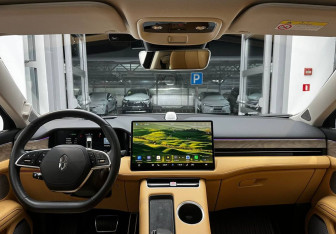 Подержанный автомобиль AITO M5 2023 года (10 фото)