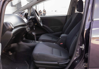 Подержанный автомобиль Honda Airwave 2007 года (18 фото)