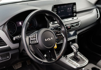 Подержанный автомобиль Kia Seltos 2022 года (11 фото)