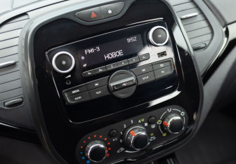 Подержанный автомобиль Renault Kaptur 2021 года (14 фото)