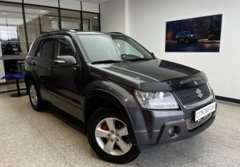 Подержанный автомобиль Suzuki Grand Vitara 2008 года (3 фото)