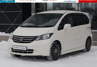 Подержанный автомобиль Honda Freed 2010 года (1 фото)