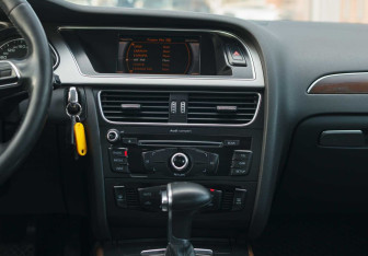 Подержанный автомобиль Audi A4 Sedan 2014 года (14 фото)