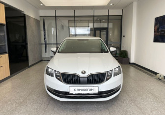 Подержанный автомобиль Skoda Octavia Liftback 2018 года (3 фото)