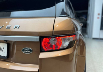 Подержанный автомобиль Land Rover Range Rover Evoque 2014 года (16 фото)