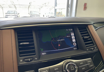 Подержанный автомобиль Infiniti QX80 2019 года (16 фото)