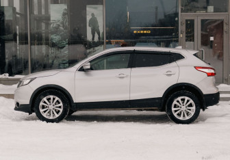 Подержанный автомобиль Nissan Qashqai 2017 года (8 фото)