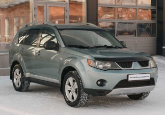 Подержанный автомобиль Mitsubishi Outlander 2006 года (3 фото)