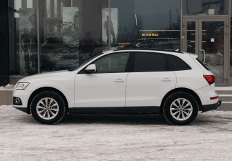 Подержанный автомобиль Audi Q5 2012 года (8 фото)