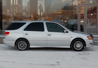 Подержанный автомобиль Toyota Vista Wagon 1998 года (4 фото)
