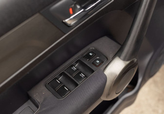 Подержанный автомобиль Honda CR-V 2011 года (17 фото)