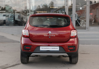 Подержанный автомобиль Renault Sandero 2020 года (6 фото)