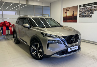 Подержанный автомобиль Nissan X-Trail 2021 года (3 фото)