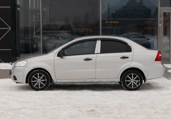 Подержанный автомобиль Chevrolet Aveo Sedan 2008 года (8 фото)