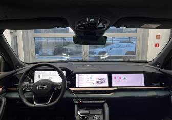 Подержанный автомобиль Geely Monjaro 2024 года (9 фото)