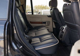 Подержанный автомобиль Land Rover Range Rover 2009 года (25 фото)