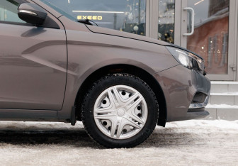 Подержанный автомобиль LADA (ВАЗ) Vesta Sedan 2016 года (9 фото)