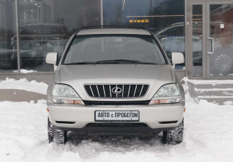 Подержанный автомобиль Lexus RX 2001 года (2 фото)