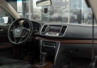 Подержанный автомобиль Nissan Teana 2009 года (10 фото)