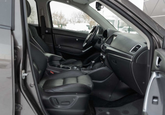 Подержанный автомобиль Mazda CX-5 2015 года (21 фото)