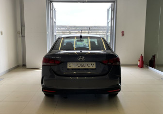 Подержанный автомобиль Hyundai Solaris Sedan 2021 года (5 фото)
