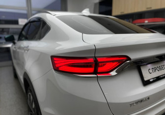 Подержанный автомобиль Geely Tugella 2021 года (8 фото)
