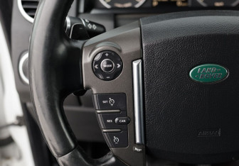 Подержанный автомобиль Land Rover Discovery 2013 года (12 фото)