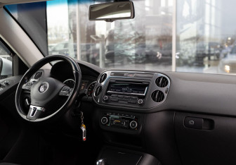 Подержанный автомобиль Volkswagen Tiguan 2012 года (10 фото)