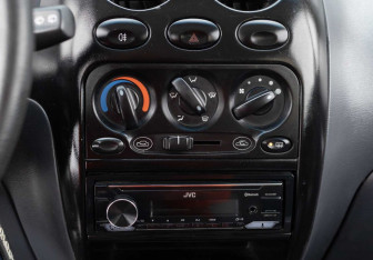 Подержанный автомобиль Daewoo Matiz 2005 года (14 фото)