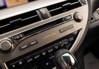 Подержанный автомобиль Lexus RX 2012 года (15 фото)