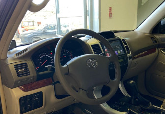 Подержанный автомобиль Toyota Land Cruiser Prado 2007 года (9 фото)
