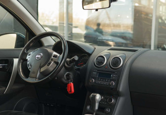 Подержанный автомобиль Nissan Qashqai 2011 года (10 фото)