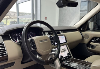 Подержанный автомобиль Land Rover Range Rover 2018 года (9 фото)